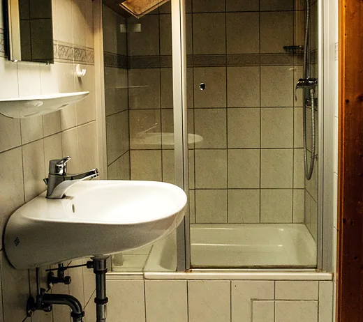 Bad der Wohnung Breitenstein
